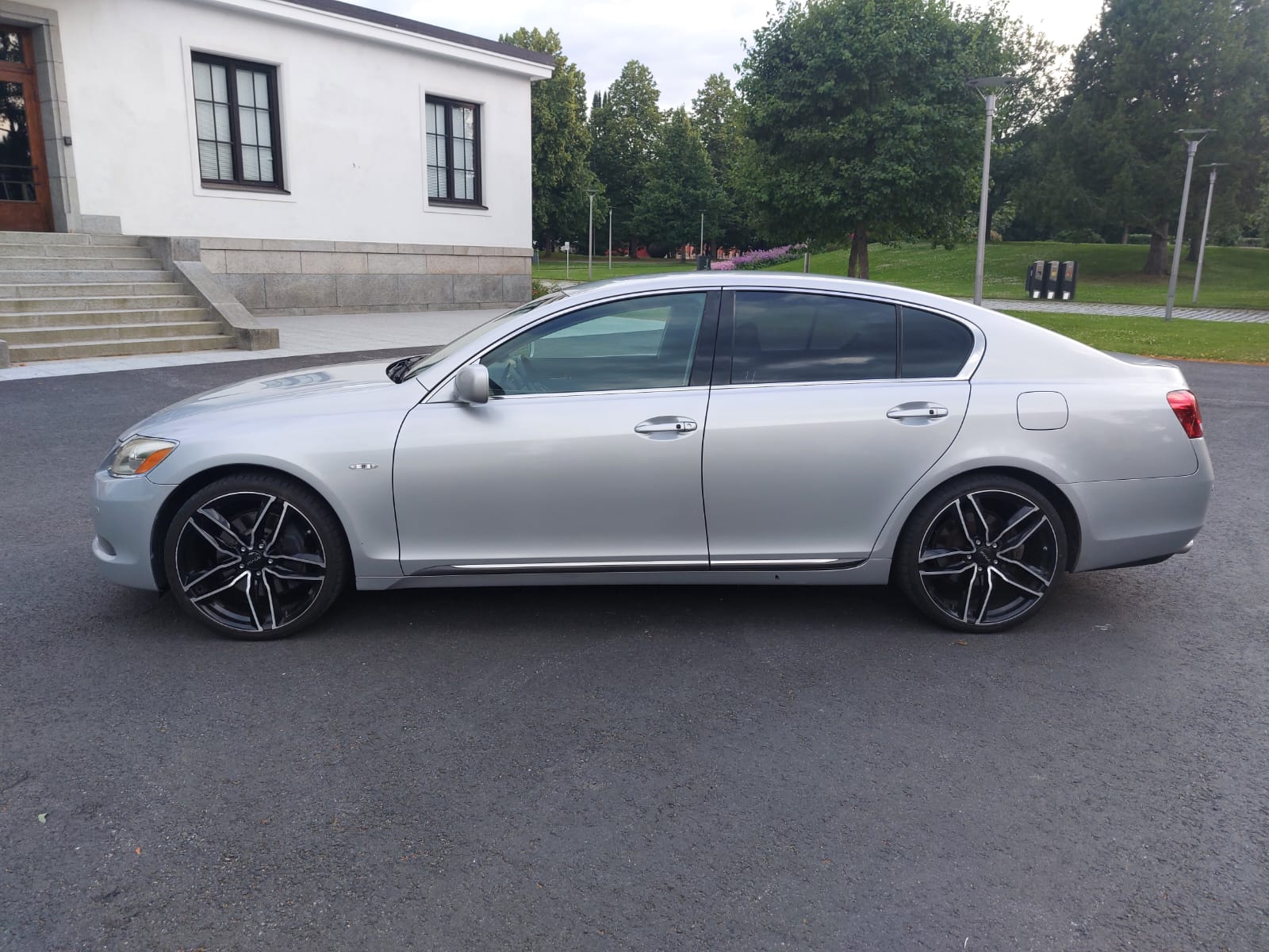 Auto 8